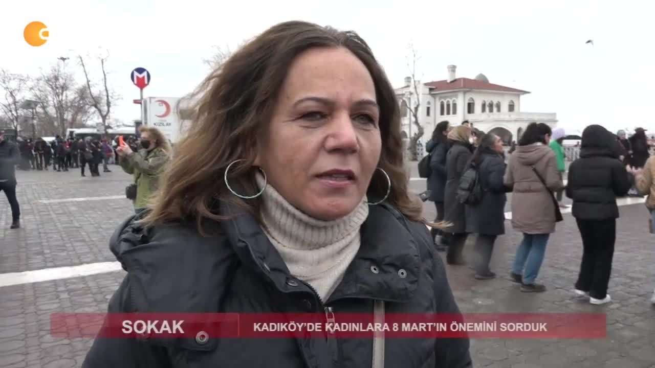 Kadıköy'de Kadınlara 8 mart'ın Önemini Sorduk.