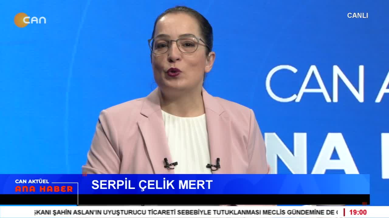 – Depremlerin Ardından Geriye Birçok Sorun Kaldı- Alevilere Yönelik Asimilasyon Politikalarına Tepkiler Sürüyor- Rojavaya Saldırılar Devam Ediyor- İsrail-Filistin Savaşı 27. Gününde, Can Kayıpları Artıyor- Serpil Çelik Mert ile Can Aktüel Ana Haber’de