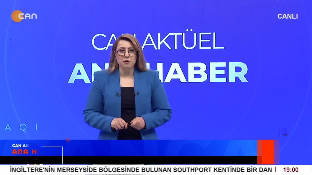 - Ezidîlerin 74. Fermanının Ardından 10 Yıl Geçti
- Ezidîler Topraklarına Geri Dönüyor
- Yaya Geçitlerinden Kürtçe Uyarı Yazıları Silindi
- DEM Parti Yerel Yönetimler Kadın Çalıştayı Başladı
- Elif Sonzamancı İle Can Aktüel Ana Haber Bugünkü Konuk Gazeteci Berfin Hezil - CANTV