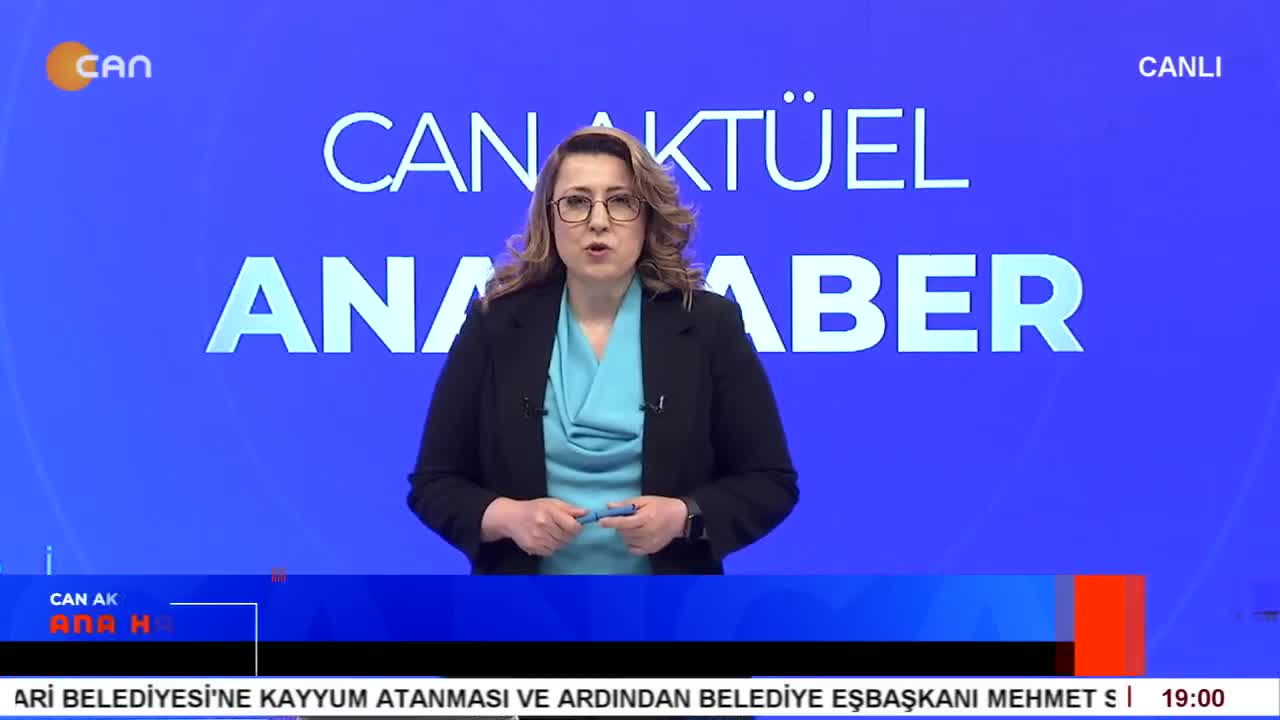 - Hakkari'de Kayyuma Karşı Mitinge Onbinler Katıldı
- EĞİTİM SEN 2023 - 2024 Eğitim Öğretim Yılı Raporu
- Mezuniyet Töreninde Elbise Krizi
- Elif Sonzamancı İle Can Aktüel Ana Haber Bugünkü Konuğumuz İzmir Dersim Kültür Ve Dayanışma Derneği Eş Başkanı Hasan Ali Kılıç - CANTV