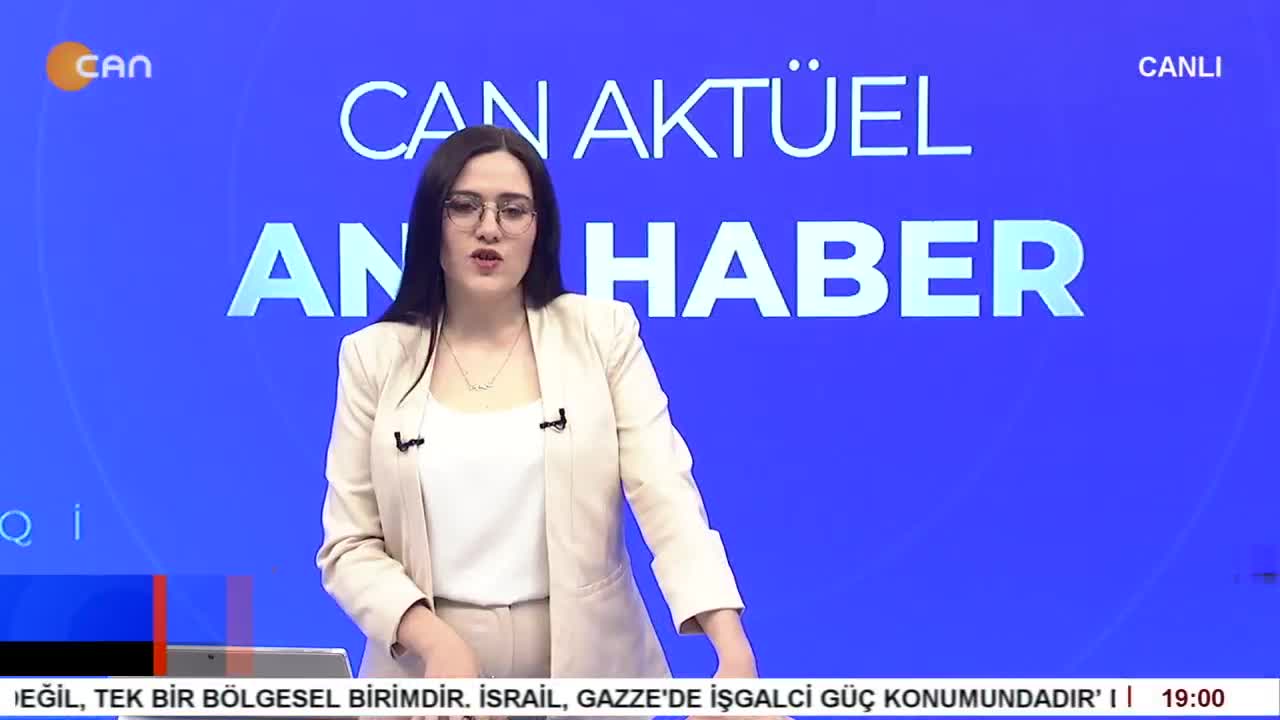 - Aşure Lokmaları Barış Ve Birlik İçin Dağıtılıyor. 
- Dedaş'ın Kesintileri Hasta Çocuğu Nefessiz Bıraktı 
- Gabar Dağı'nda Sondaj Kulesi Devrildi 
- Nazımiye Belediyesi İşçilerinin Direnişi 5. Gününde
- Ezgi Özer İle Can Aktüel Ana Haber - CANTV