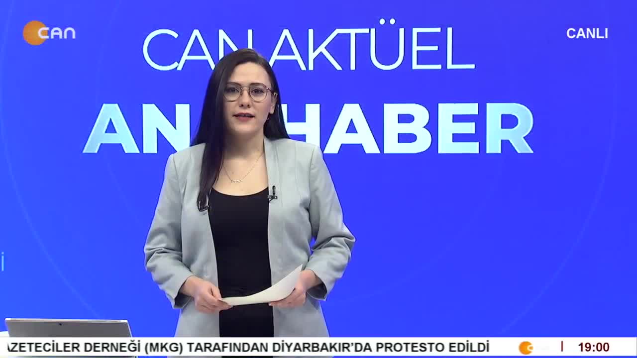 - Samandağ'da Suriye'deki Saldırılara Karşı Eylem
- Maraş, Roboski Ve Cezaevi Katliamları'nda Yitirilenler Anıldı
- Kadın Katliamlarına Tepki: Katilleri Tanıyoruz
- Rojava'ya Destek Nöbet Eylemi 10. Günüde
- Daştan Ve Bilgin Adına Açıklamalar
- Ezgi Özer İle Can Aktüel Ana Haber - CANTV