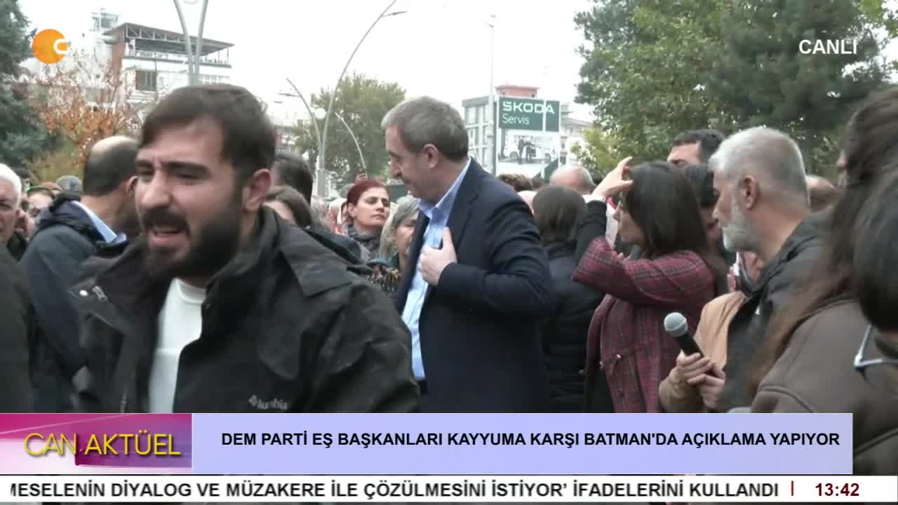 DEM Parti Eş Başkanları Kayyımlara Karşı Batman'da Açıklama Yapıyor. - CANTV