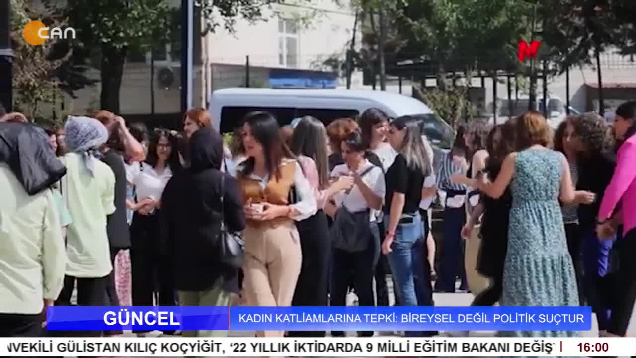 - Kadın Katliamlarına Tepki: Bireysel Değil Politik Suçtur 
- 10 Ekim Gar Katliamı Anma Etkinlikleri Kapsamında 'Adalet Kürsüsü' Kuruldu! 
- Yazar Süreyya Karacabey: Bir Çürümenin İçerisindeyiz, Yeniden İnsan Olma Reflekslerimizi Kazanmalıyız - CANTV